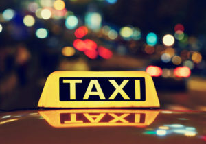 タクシーの緊急サインの表示の意味を解説 行灯の赤い点滅や表示灯がsosなら110番通報 40代で転職 タクシードライバー実録